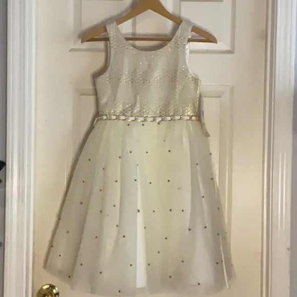 Elegant Cream Tulle Dress size 12 - Picture 9 of 10